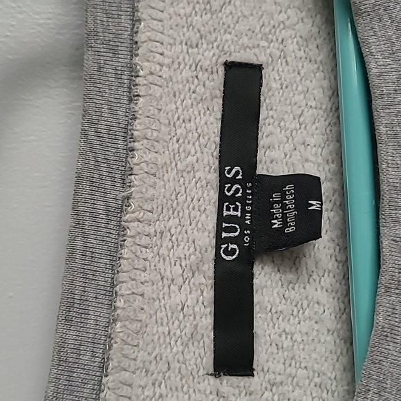 Guess sweatshirt - Picture 3 of 4